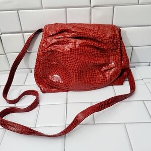 Gino Ladies Vintage Red Leather Faux Croc Texture Messenger Style Crossbody Purs